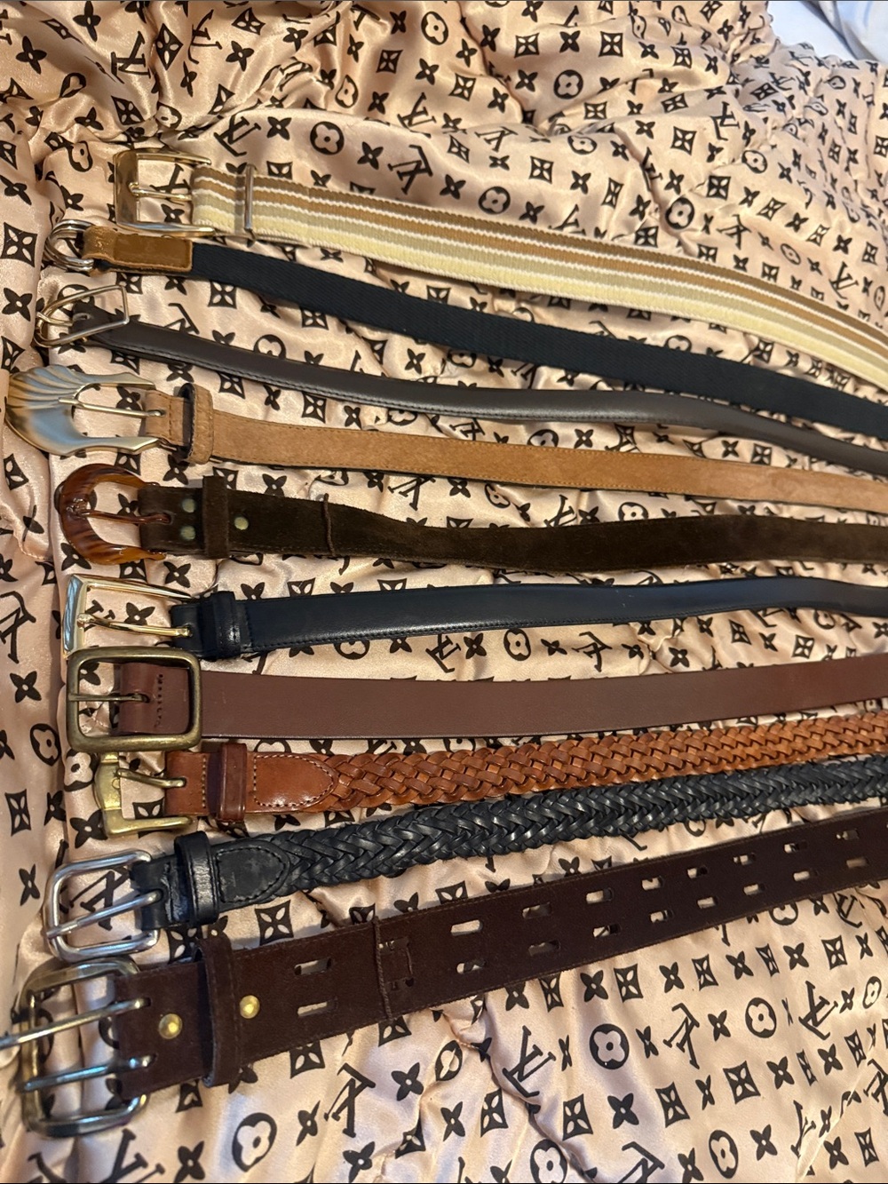 Big lot of woman’s leather belts. Size 32”-35” not including buckle.All good con